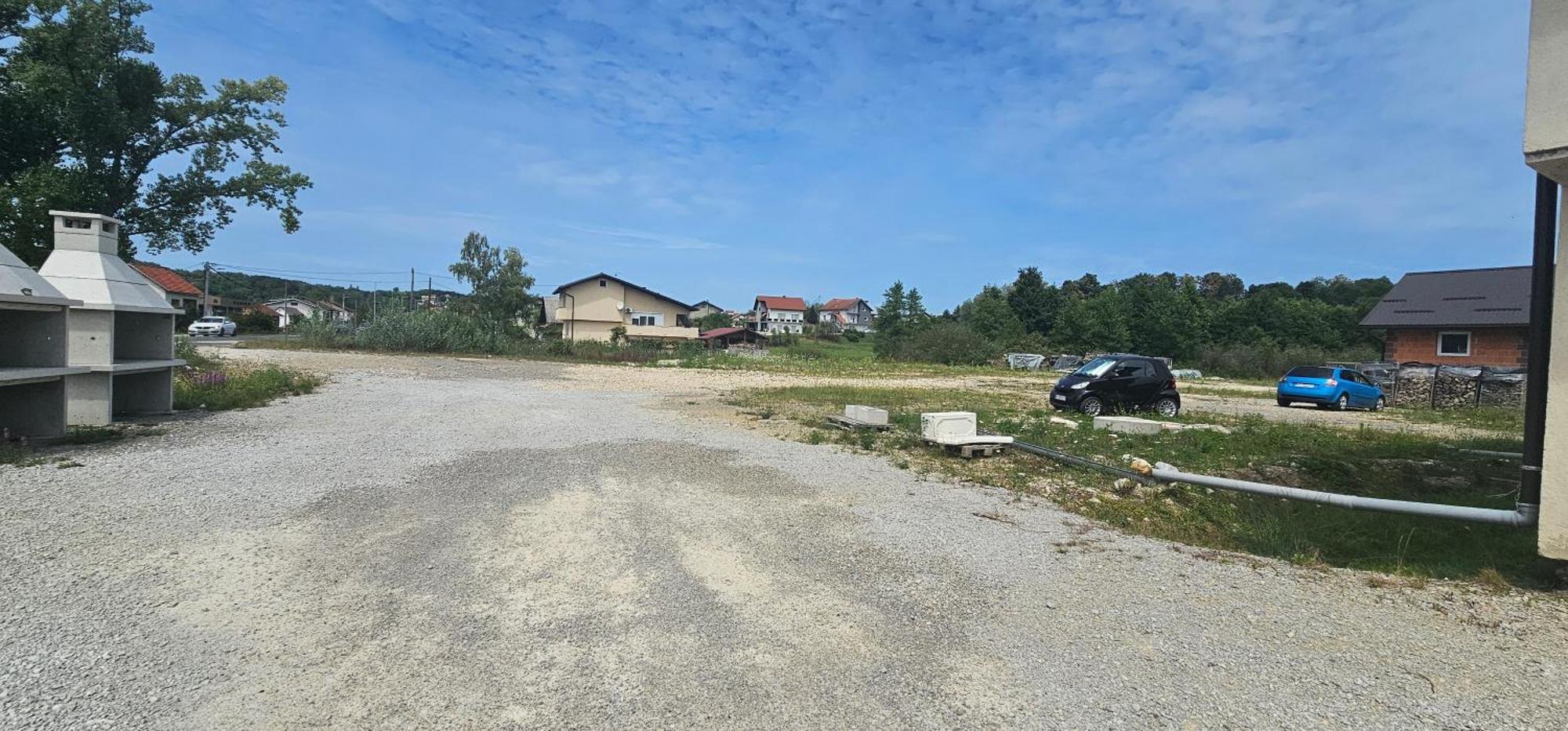 Ena1 & Ena2 -Big Free Parking Karlovac Buitenkant foto