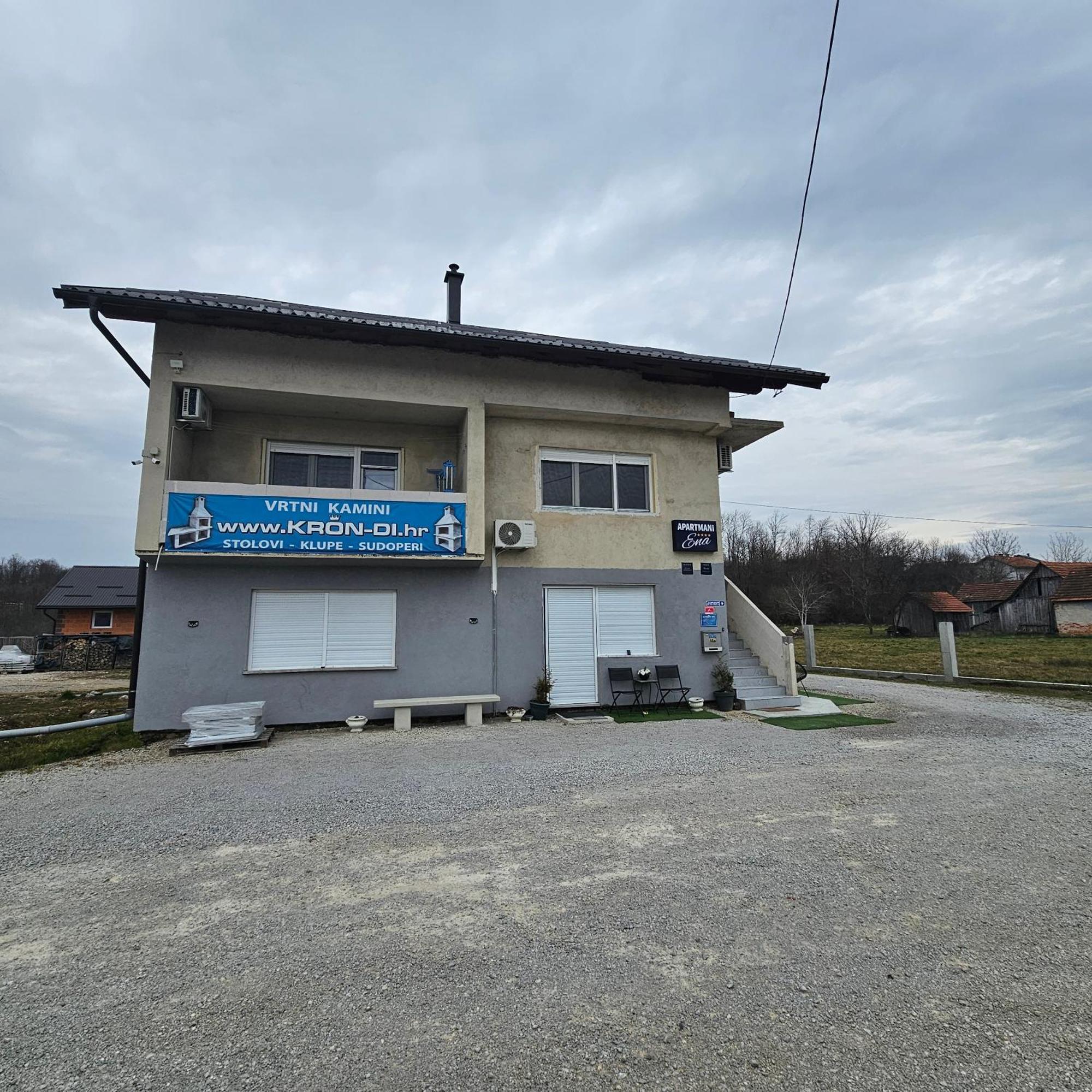 Ena1 & Ena2 -Big Free Parking Karlovac Buitenkant foto